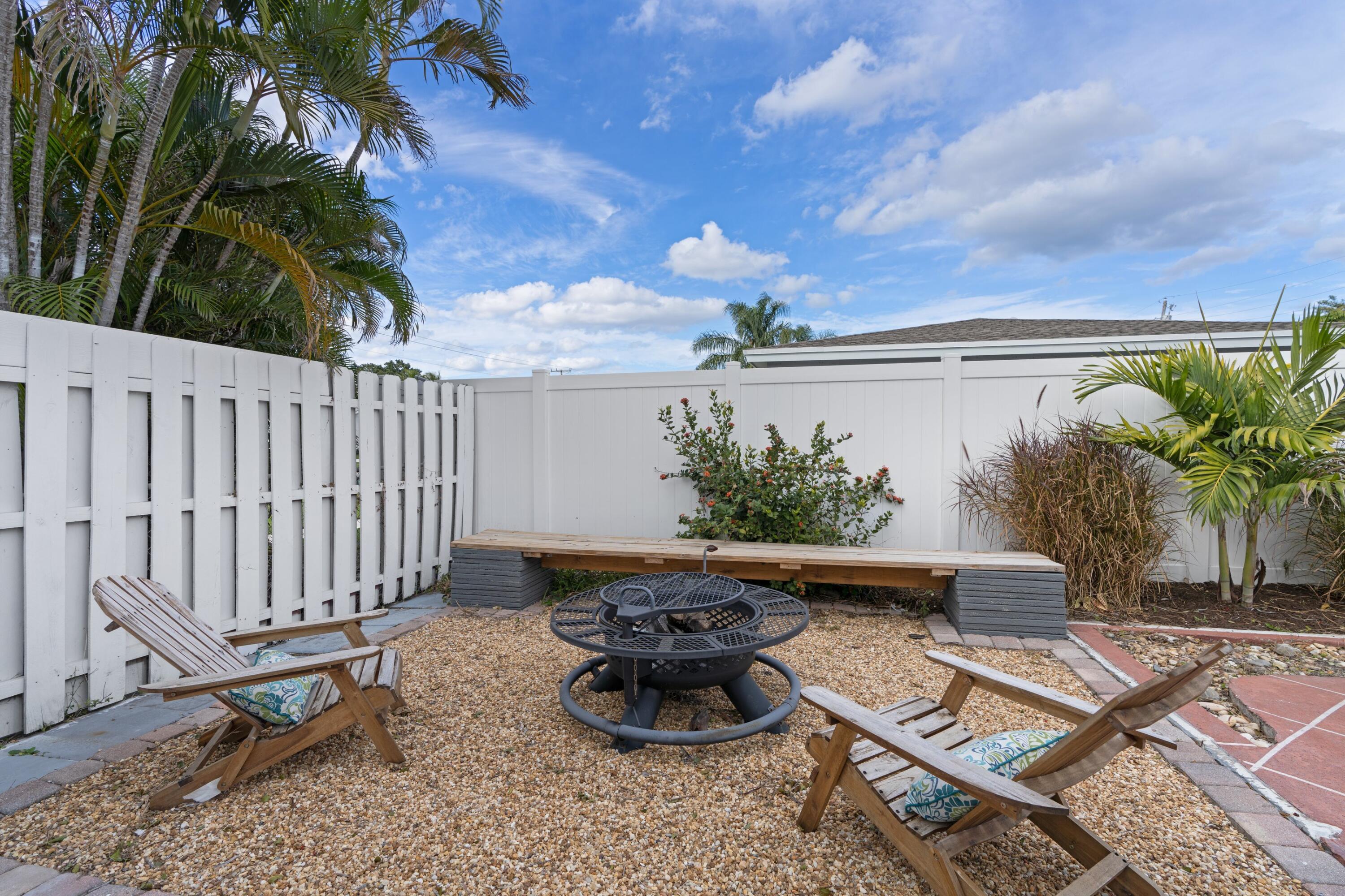 541 Kingfish Road North Palm Beach, FL 33408 - Photo 26 of 32 Fire pit