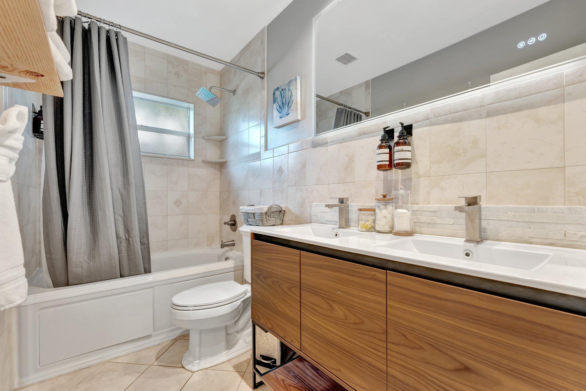 5820 Northeast 14th Road Fort Lauderdale, FL 33334 - Photo 24 of 57 23-web-or-mls-DSC07696