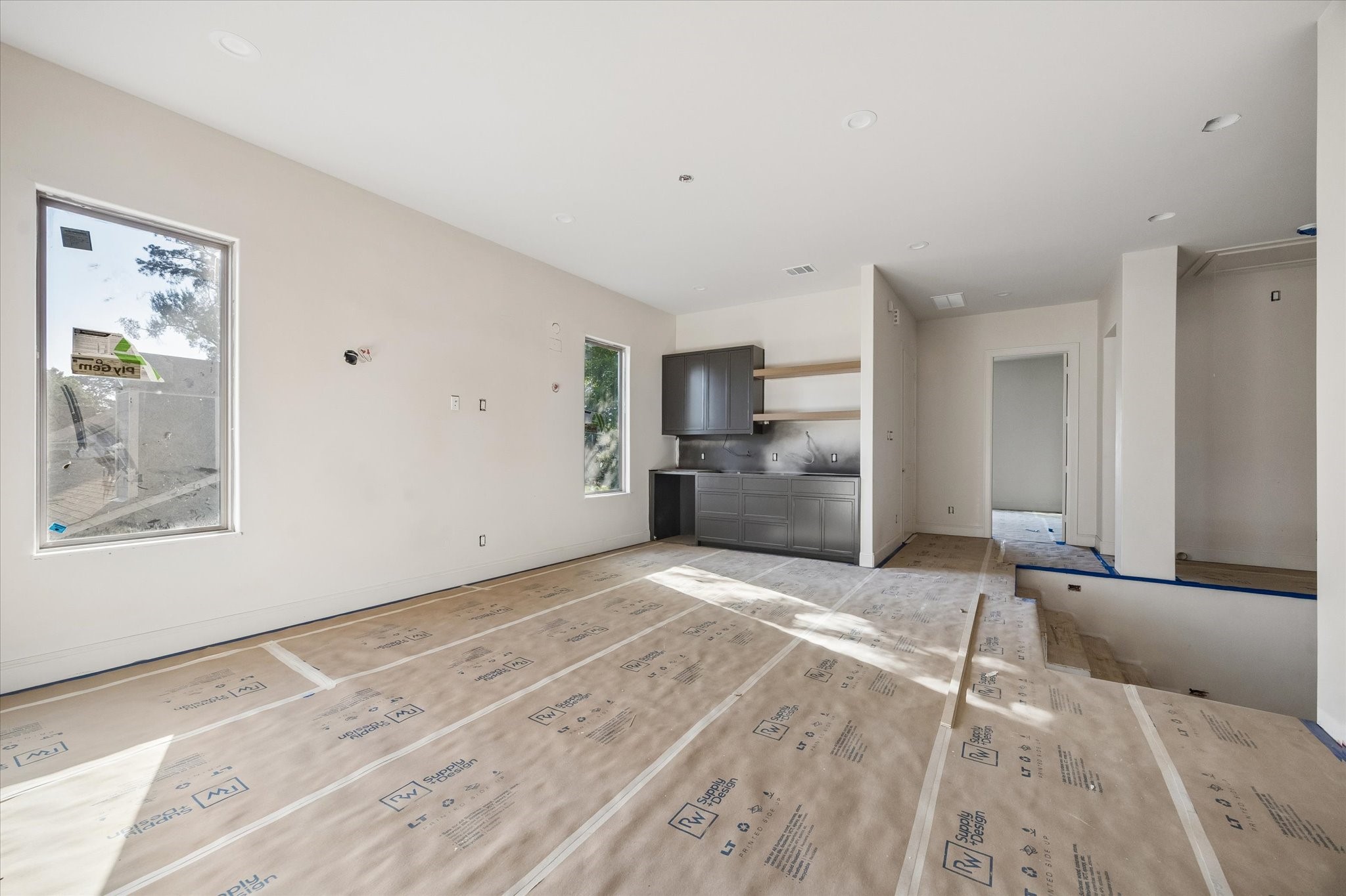 515 West 33rd Street Houston, TX 77018 - Photo 10 of 30 a view of empty room with wooden floor