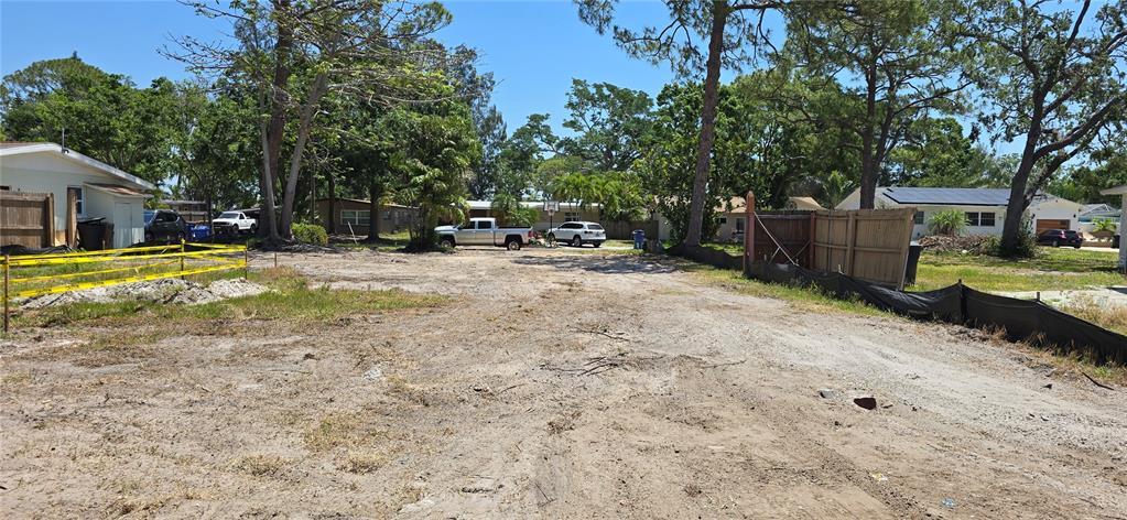 9000 1st Street North St. Petersburg, FL 33702 - Photo 2 of 5