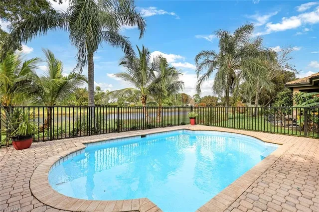 $570,000 | 10327 Carolina Willow Drive, Fort Myers, FL 33913