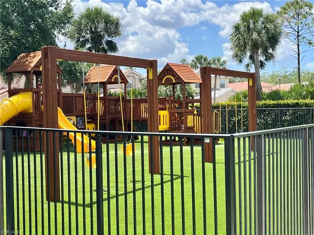 $570,000 | 10327 Carolina Willow Drive, Fort Myers, FL 33913