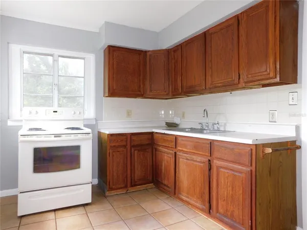 $1,675 | 541 Northeast 11th Street, Gainesville, FL 32601