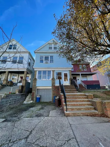 $2,050 | 78 West 6th Street, Unit 1, Bayonne, NJ 07002