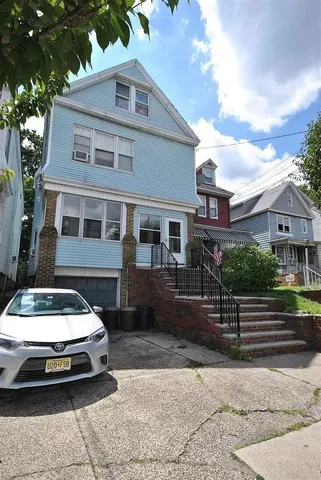 $1,900 | 78 West 6th Street, Unit 1, Bayonne, NJ 07002