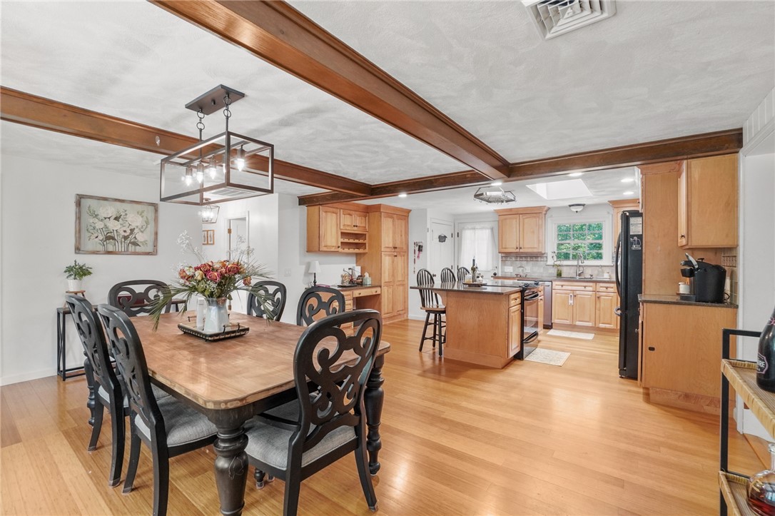 42 Ledge Road Coventry, RI 02816 - Photo 9 of 32