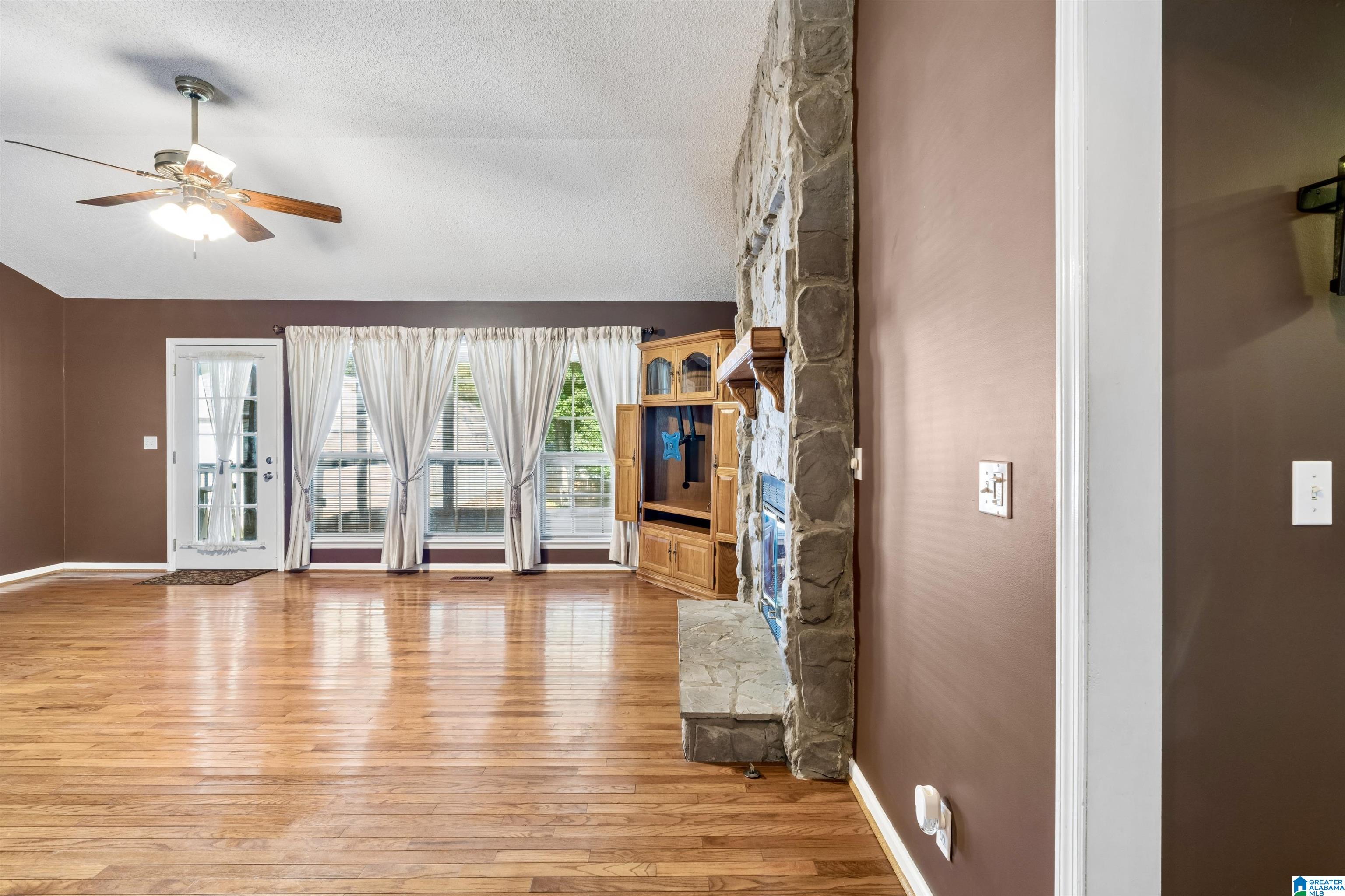 712 Center Point Road Sylacauga, AL 35151 - Photo 7 of 42