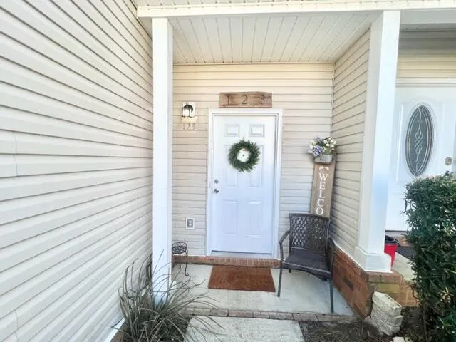 $1,950 | 123 Farrah Avenue, Unit 123, Niceville, FL 32578