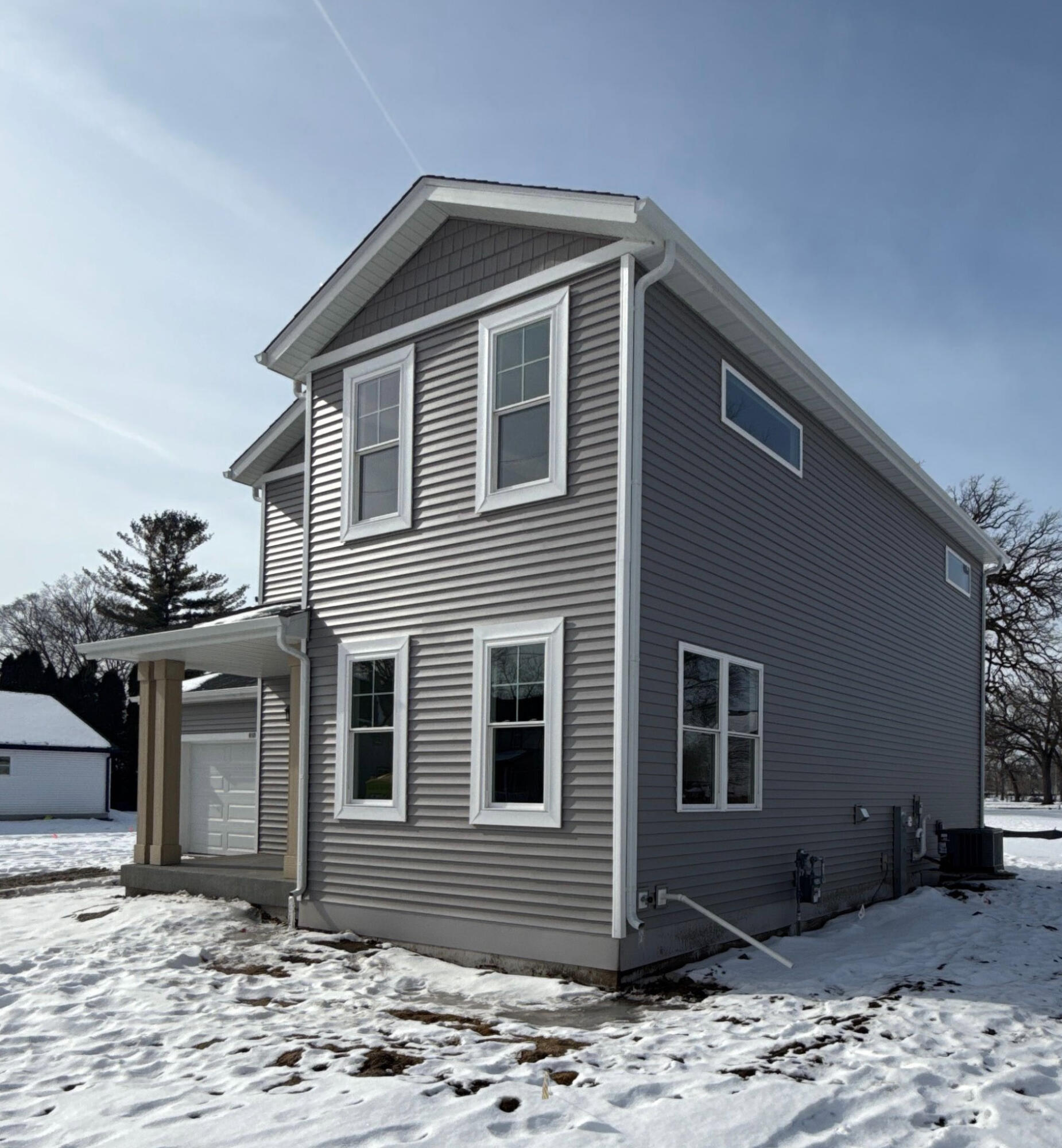 612 Maple Street Fort Atkinson, WI 53538 - Photo 2 of 31 side