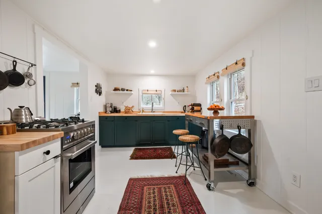 $250,000 | 180 Beacon Street, Littleton, NH 03561