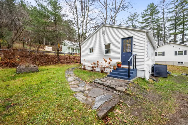 $250,000 | 180 Beacon Street, Littleton, NH 03561