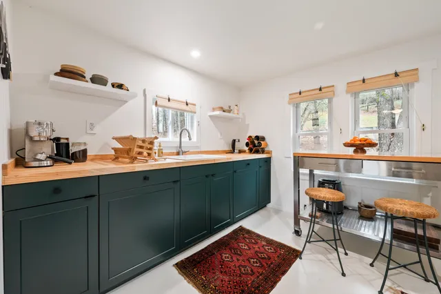 $250,000 | 180 Beacon Street, Littleton, NH 03561