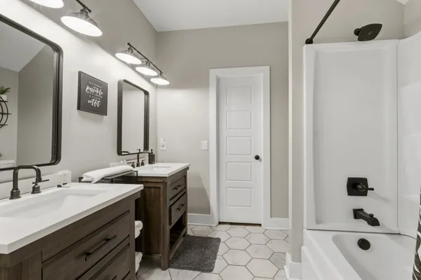 $1,225,000 | 1073 Split Rail Circle, Kingston Springs, TN 37082