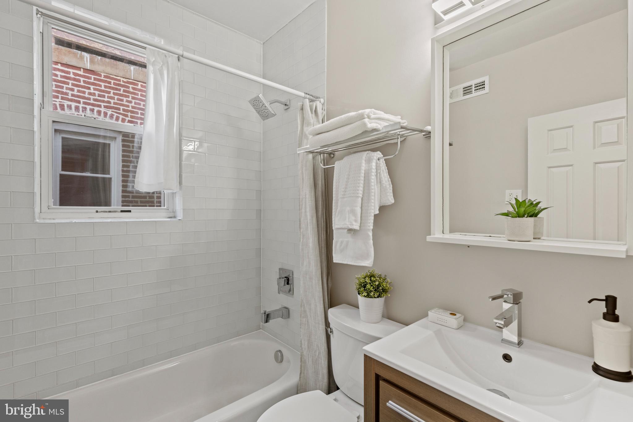 1319 Florida Avenue Northwest Washington, DC 20009 - Photo 13 of 23