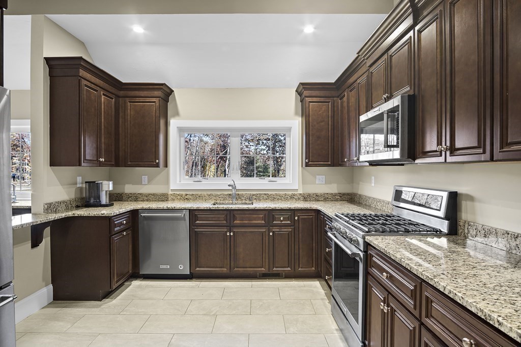 20 Chartwell Lane, Unit 48 Worcester, MA 01609 - Photo 28 of 40 Gallery Image 28