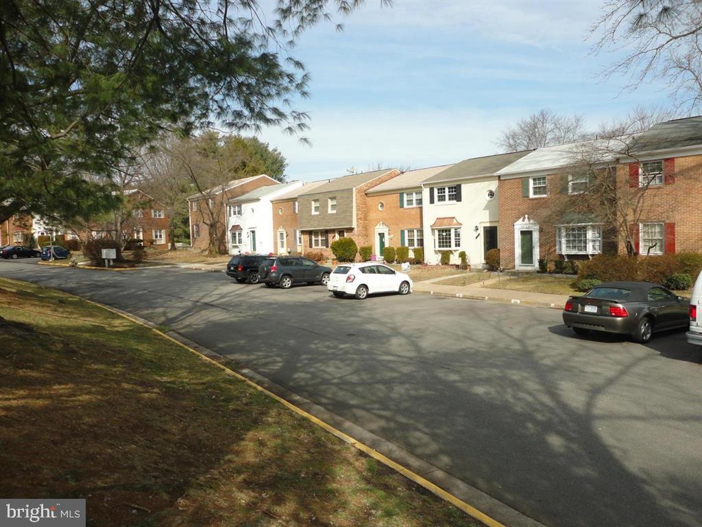 9120 Conservation Way Springfield, VA 22153 - Photo 16 of 19 a car parked on the side of a street