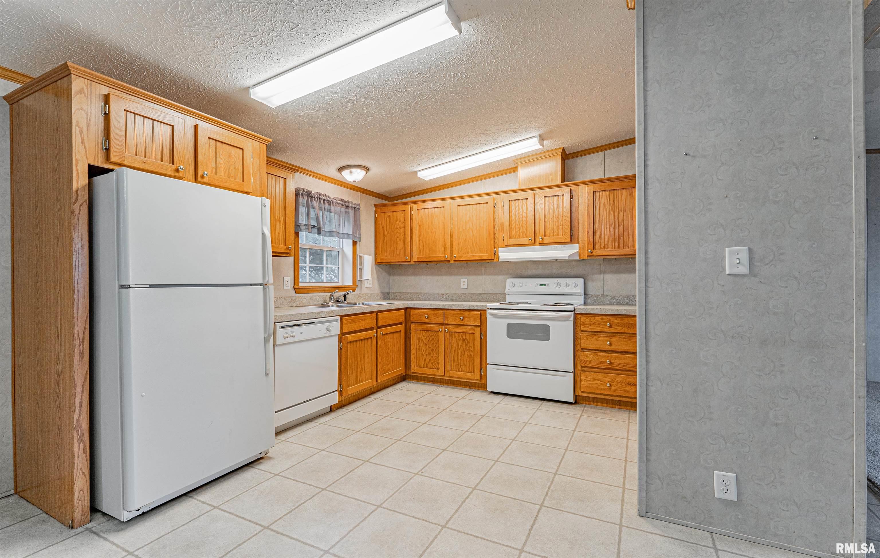 7907 East Logan County Line Road Williamsville, IL 62693 - Photo 6 of 18 Gallery Image 6