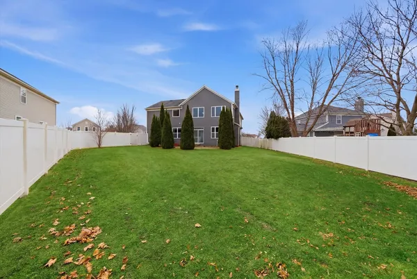 $595,000 | 217 Sunbury Drive, St. Charles, IL 60175