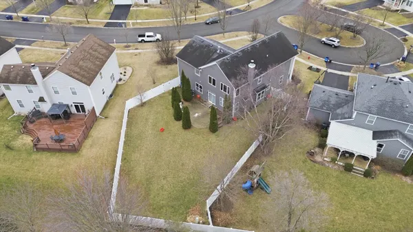 $595,000 | 217 Sunbury Drive, St. Charles, IL 60175