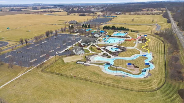 $595,000 | 217 Sunbury Drive, St. Charles, IL 60175