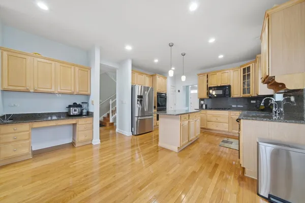 $595,000 | 217 Sunbury Drive, St. Charles, IL 60175