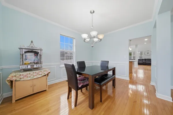 $595,000 | 217 Sunbury Drive, St. Charles, IL 60175