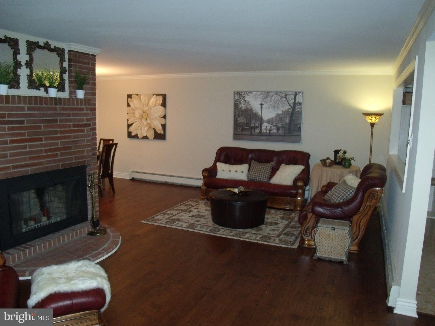 971 Meetinghouse Road Rydal, PA 19046 - Photo 18 of 22 Living Room