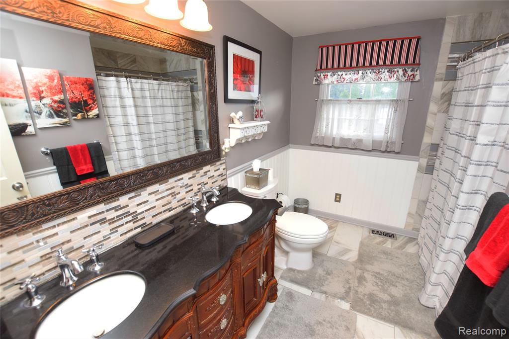 15489 Linden Road Linden, MI 48451 - Photo 10 of 25