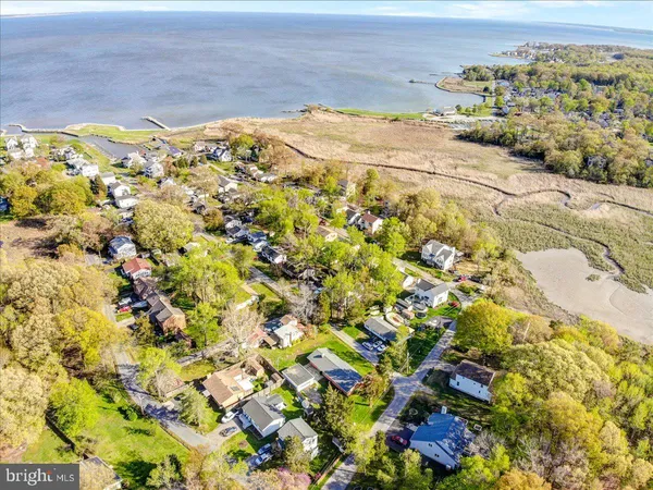 $2,250 | 4942 West End Avenue, Shady Side, MD 20764