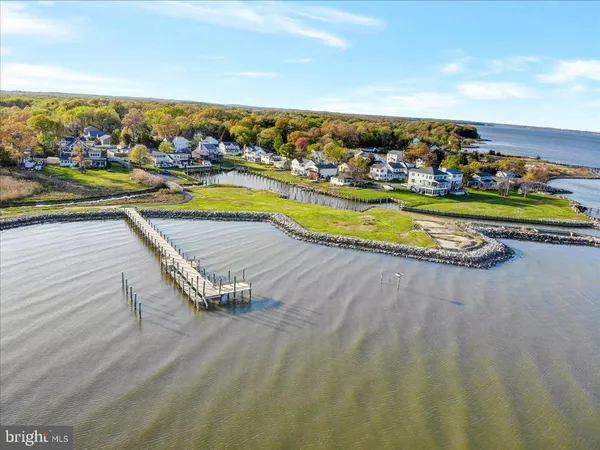 $2,250 | 4942 West End Avenue, Shady Side, MD 20764