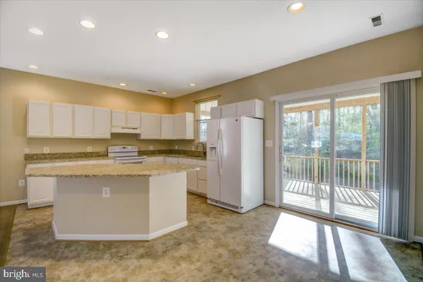 $2,250 | 4942 West End Avenue, Shady Side, MD 20764