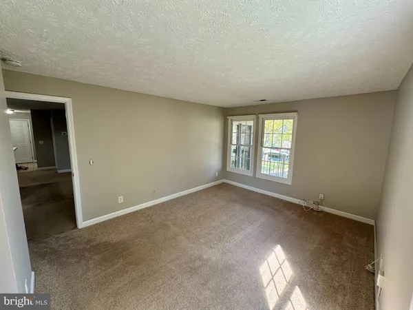 $2,300 | 3804 Ridge Knoll Court, Unit 303A, Fairfax, VA 22033