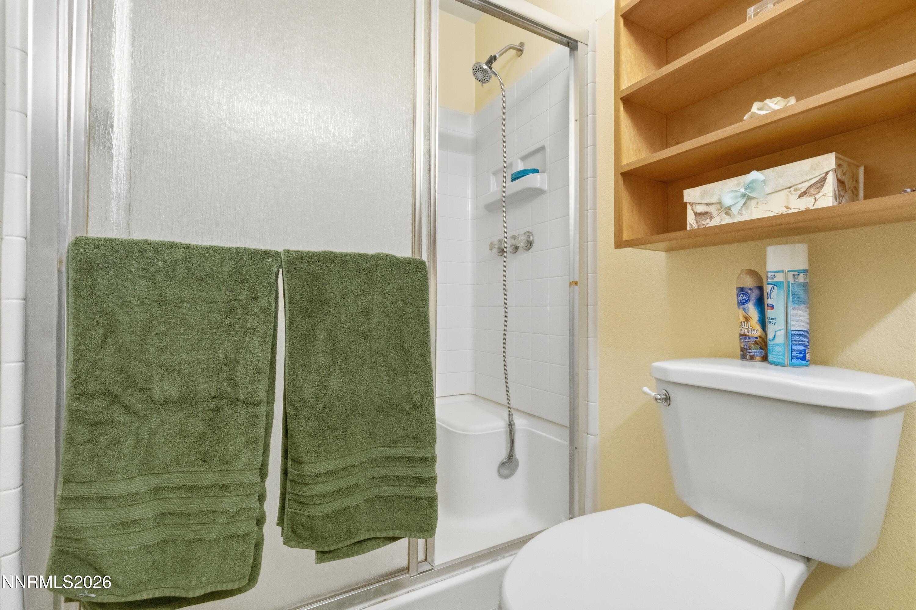 270 Shetland Circle Reno, NV 89508 - Photo 18 of 45 Primary Bathroom