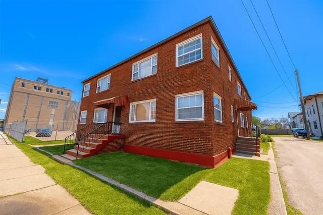 $465,000 | 223 West Washington Avenue, Jackson, MI 49201