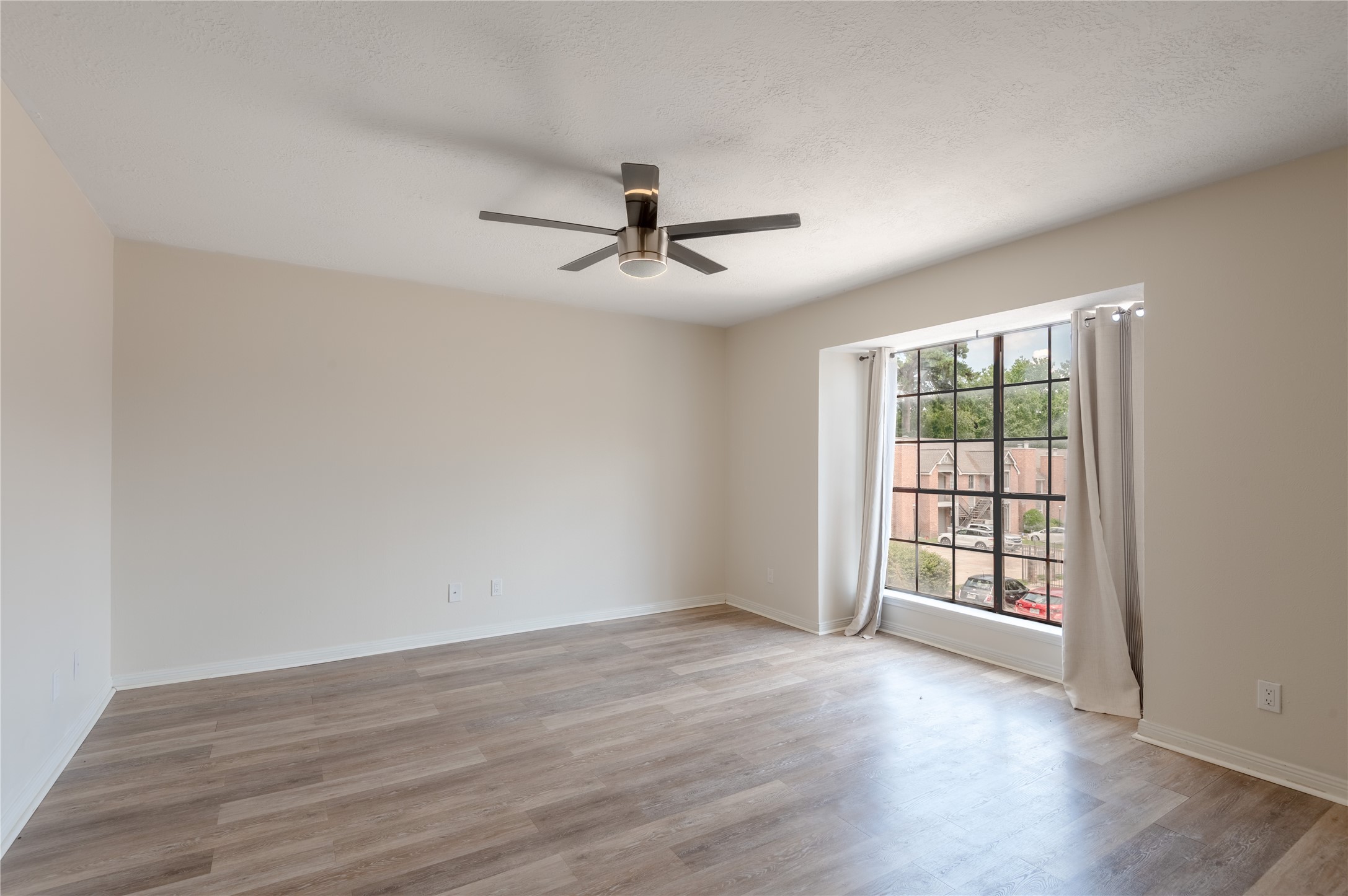 2402 Sycamore Avenue, Unit D6 Huntsville, TX 77340 - Photo 11 of 50