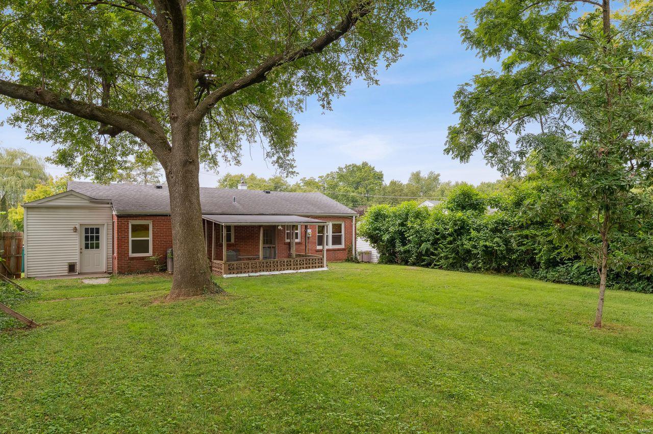 1662 Grant Road Webster Groves, MO 63119 - Photo 16 of 19