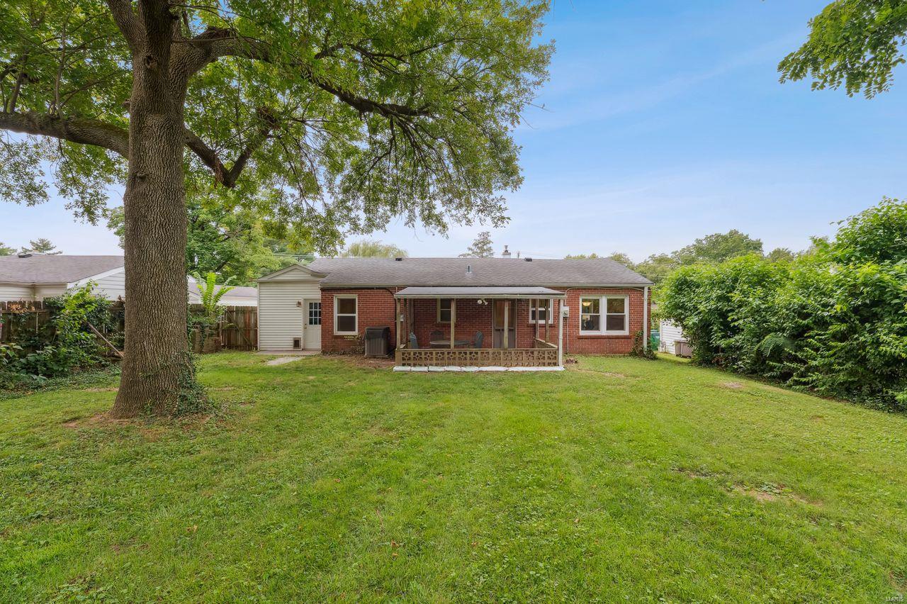 1662 Grant Road Webster Groves, MO 63119 - Photo 17 of 19