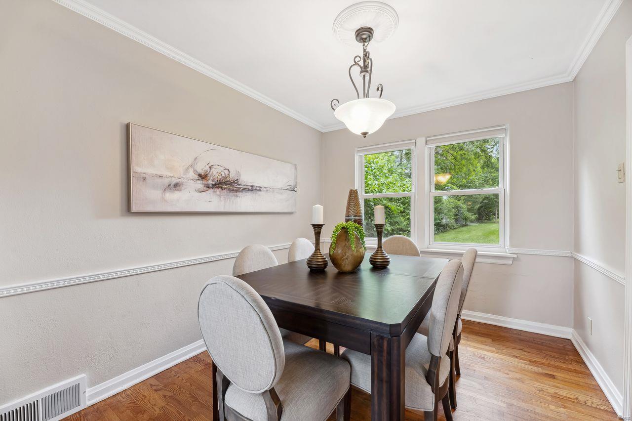 1662 Grant Road Webster Groves, MO 63119 - Photo 6 of 19