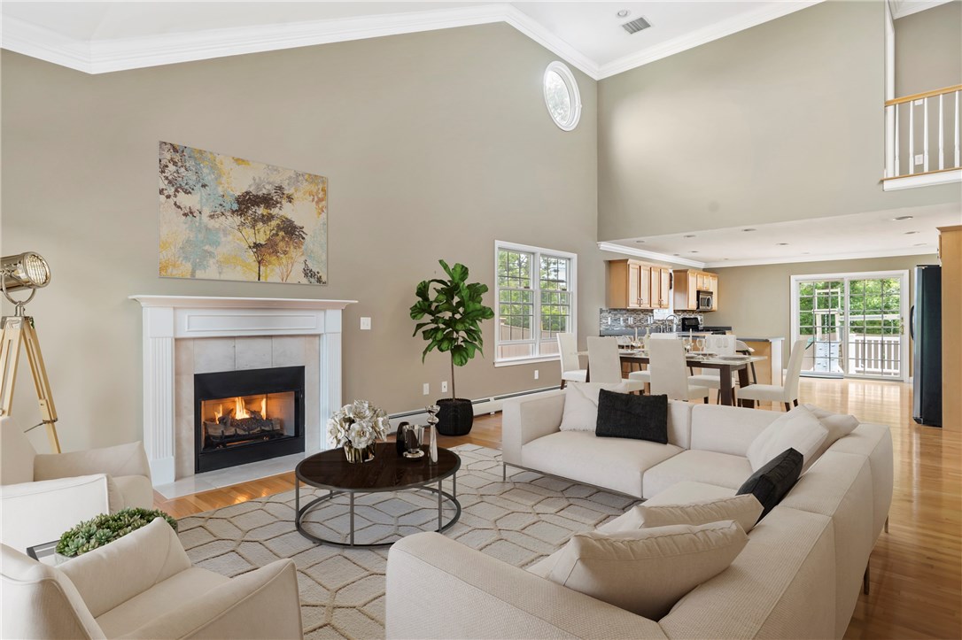 8 Abby Road Barrington, RI 02806 - Photo 2 of 38