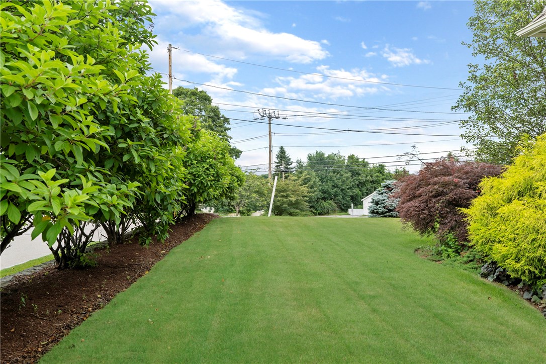 8 Abby Road Barrington, RI 02806 - Photo 24 of 38