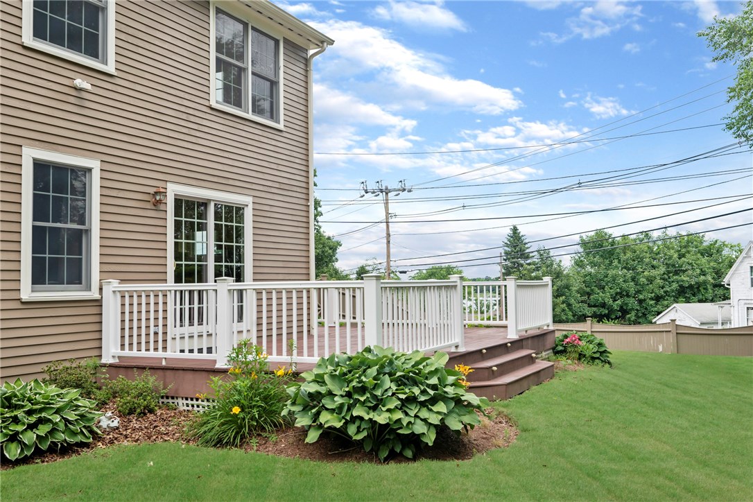 8 Abby Road Barrington, RI 02806 - Photo 30 of 38