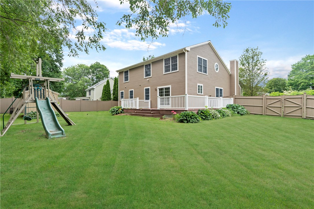 8 Abby Road Barrington, RI 02806 - Photo 32 of 38