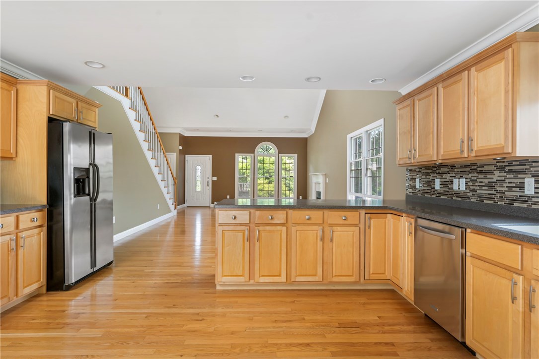 8 Abby Road Barrington, RI 02806 - Photo 4 of 38 Spacious open kitchen