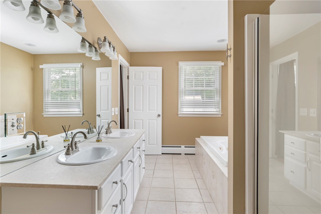 8 Abby Road Barrington, RI 02806 - Photo 10 of 38