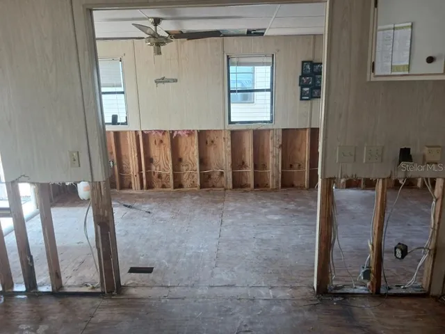a view of a livingroom with entryway