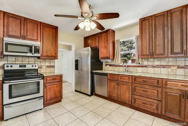 $2,890 | 3338 South Corona Street, Englewood, CO 80113