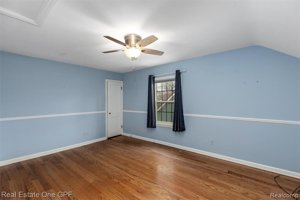 1488 Roslyn Road Grosse Pointe Woods, MI 48236 - Photo 21 of 40