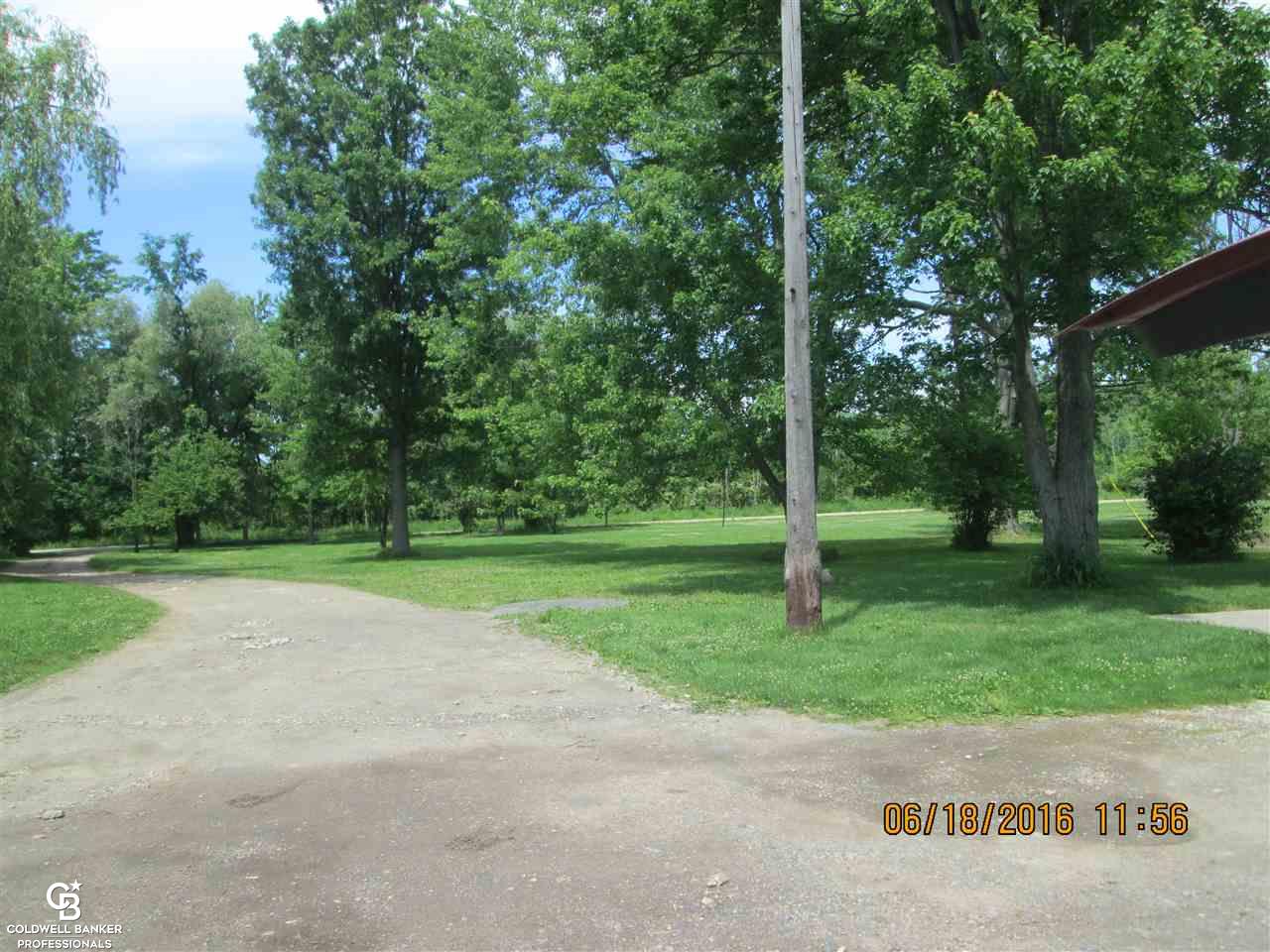 3712 Connors Road Emmett, MI 48022 - Photo 10 of 48 31294796-9.JPG