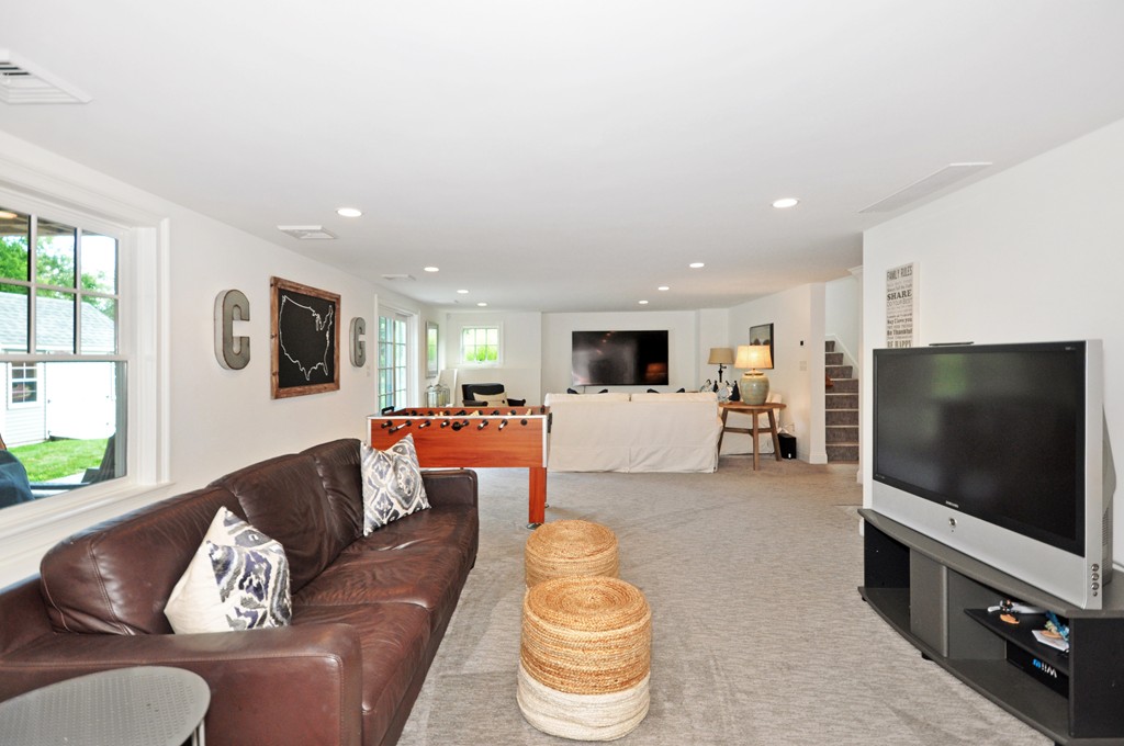 281 Monsen Road Concord, MA 01742 - Photo 13 of 30