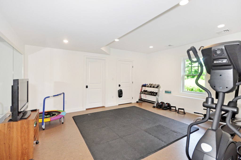 281 Monsen Road Concord, MA 01742 - Photo 17 of 30